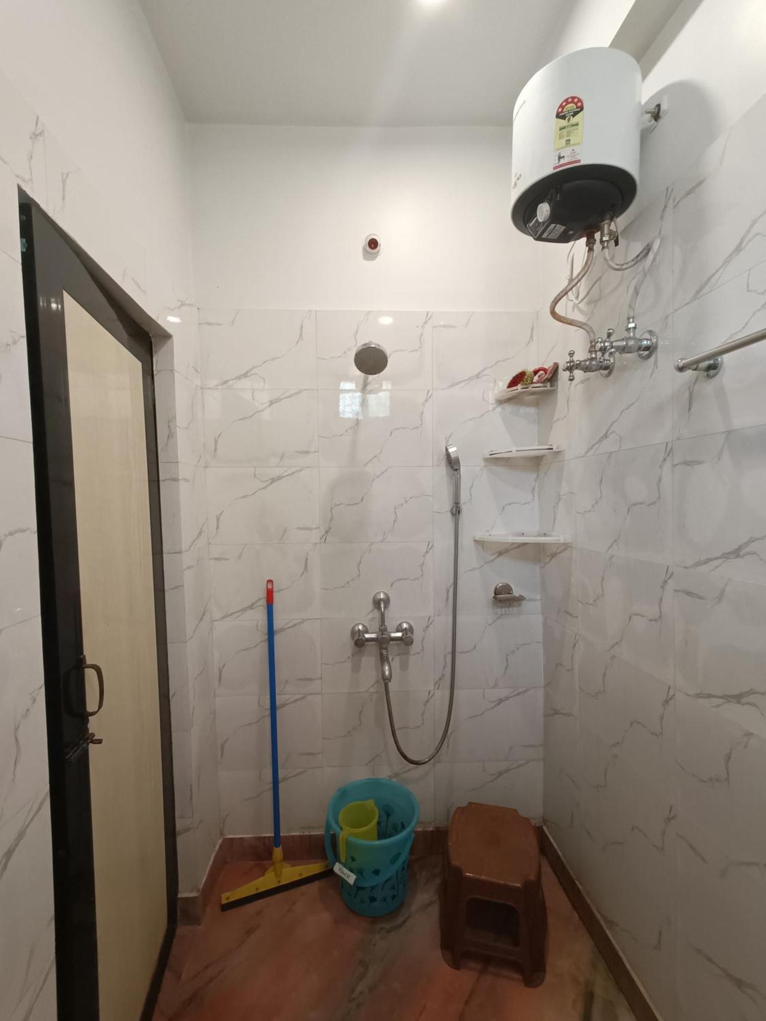 Ujjayanta Homestay Agartala Ngoại thất bức ảnh